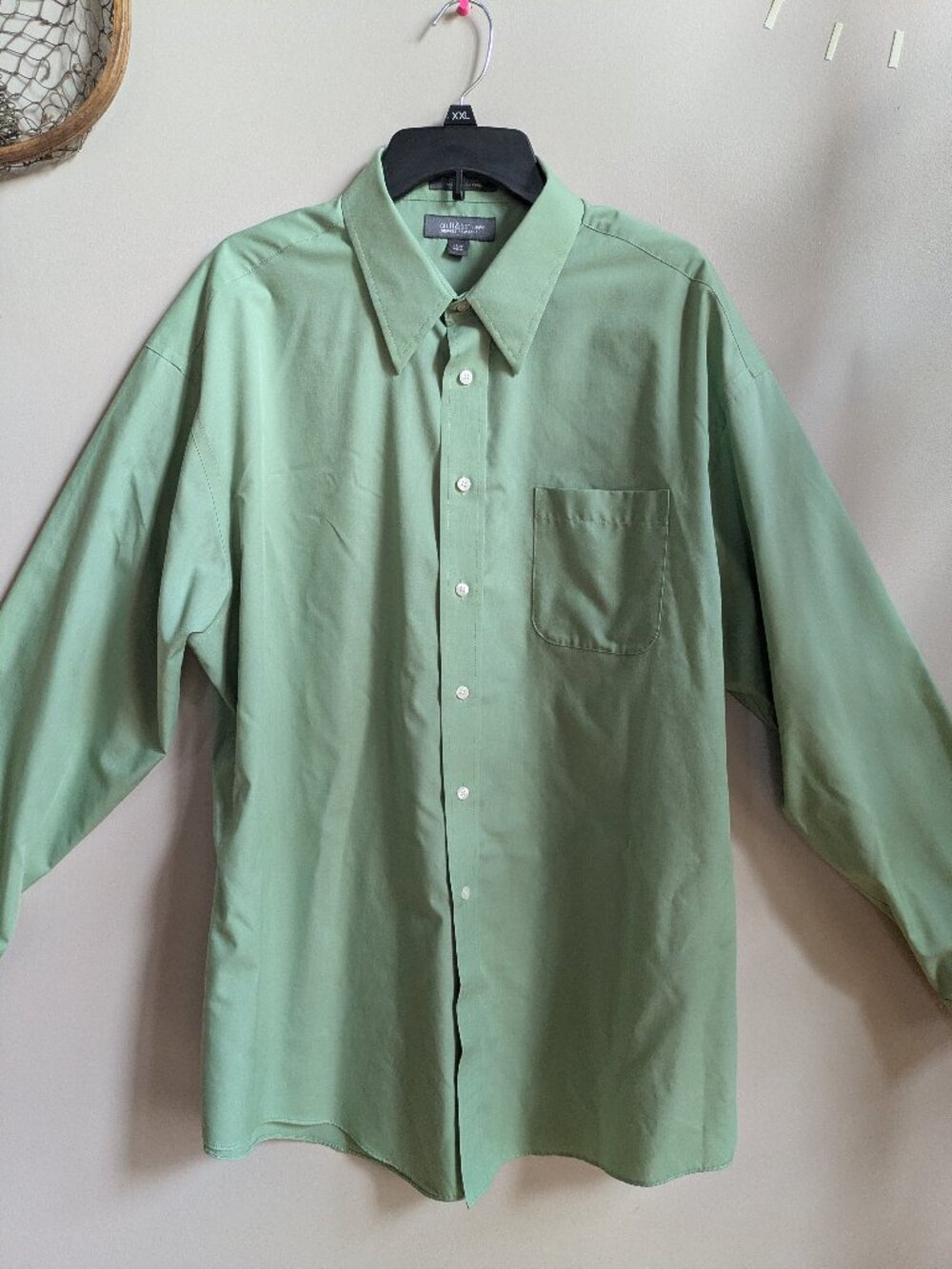 croft and barrow broadcloth wrinkle resistant sage green size 17 1/2, 34/35 #451